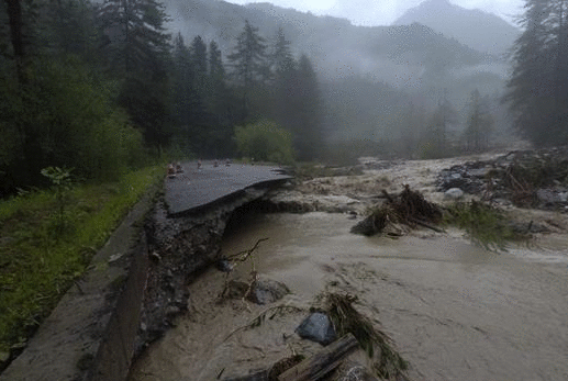  九寨沟现在能去吗？持续降雨引发九寨沟景区泥石流