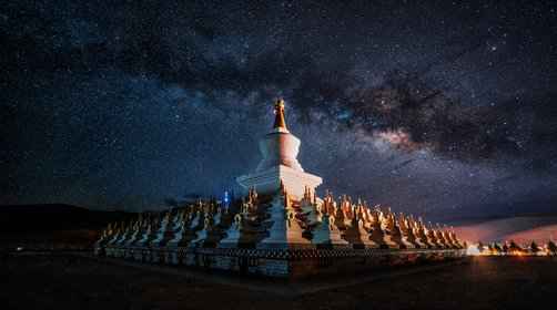 稻城亚丁是一个地方吗?是稻城、亚丁还是稻城亚丁?