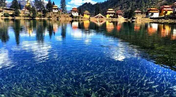 措卡湖在哪里?川西路上最不能错过的措卡湖景色如何