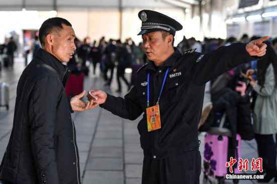31载春运 老铁警退休前站好最后一班岗