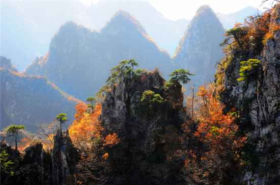  中秋假期周边游民俗游最火爆，不少市民选择寄情于山水之间