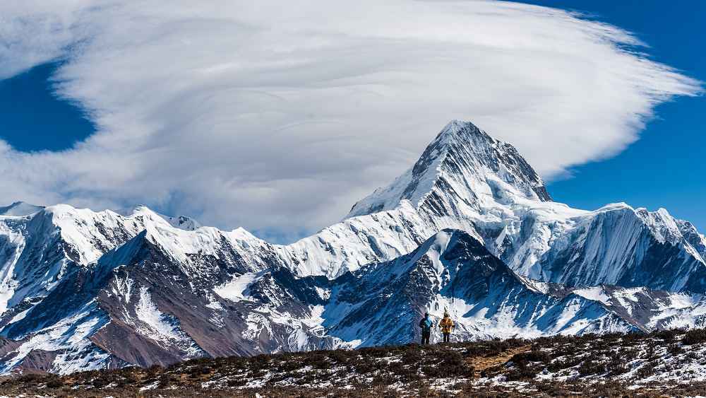  贡嘎雪山游玩攻略,贡嘎徒步装备推荐