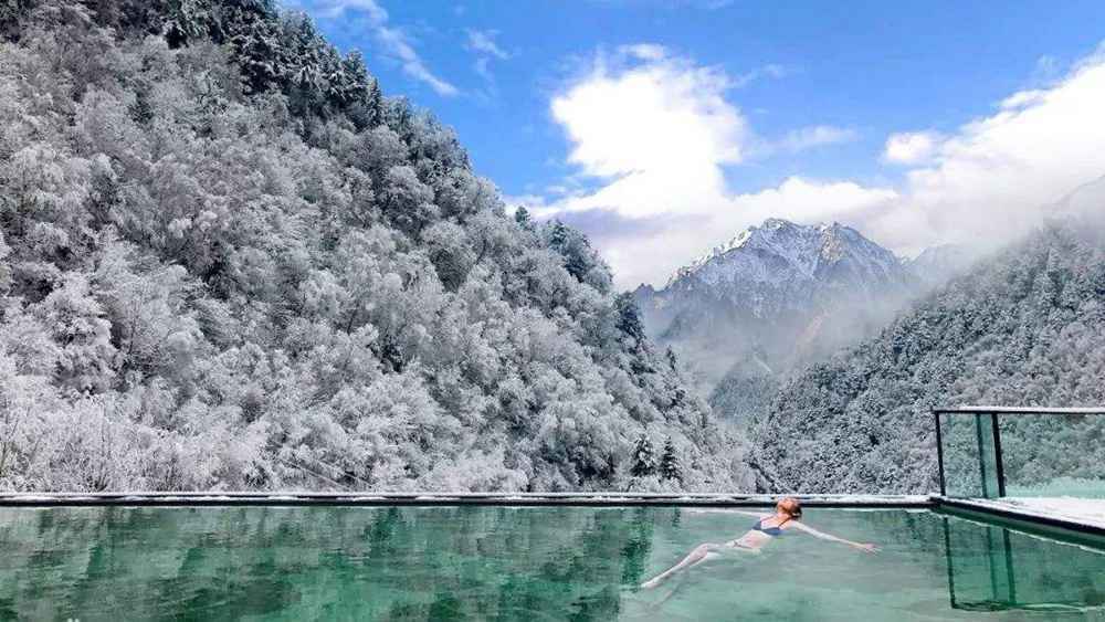  莲宝叶则海拔多少米,莲宝叶则最佳旅游时间