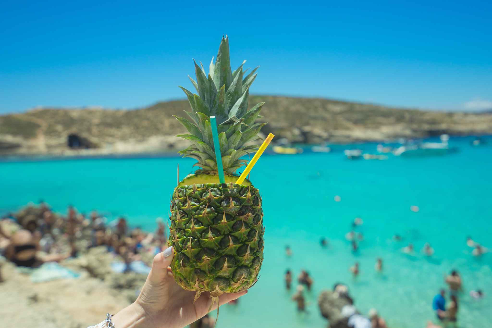 夏天的地中海，阳光明媚，用尽它所有的蓝色与