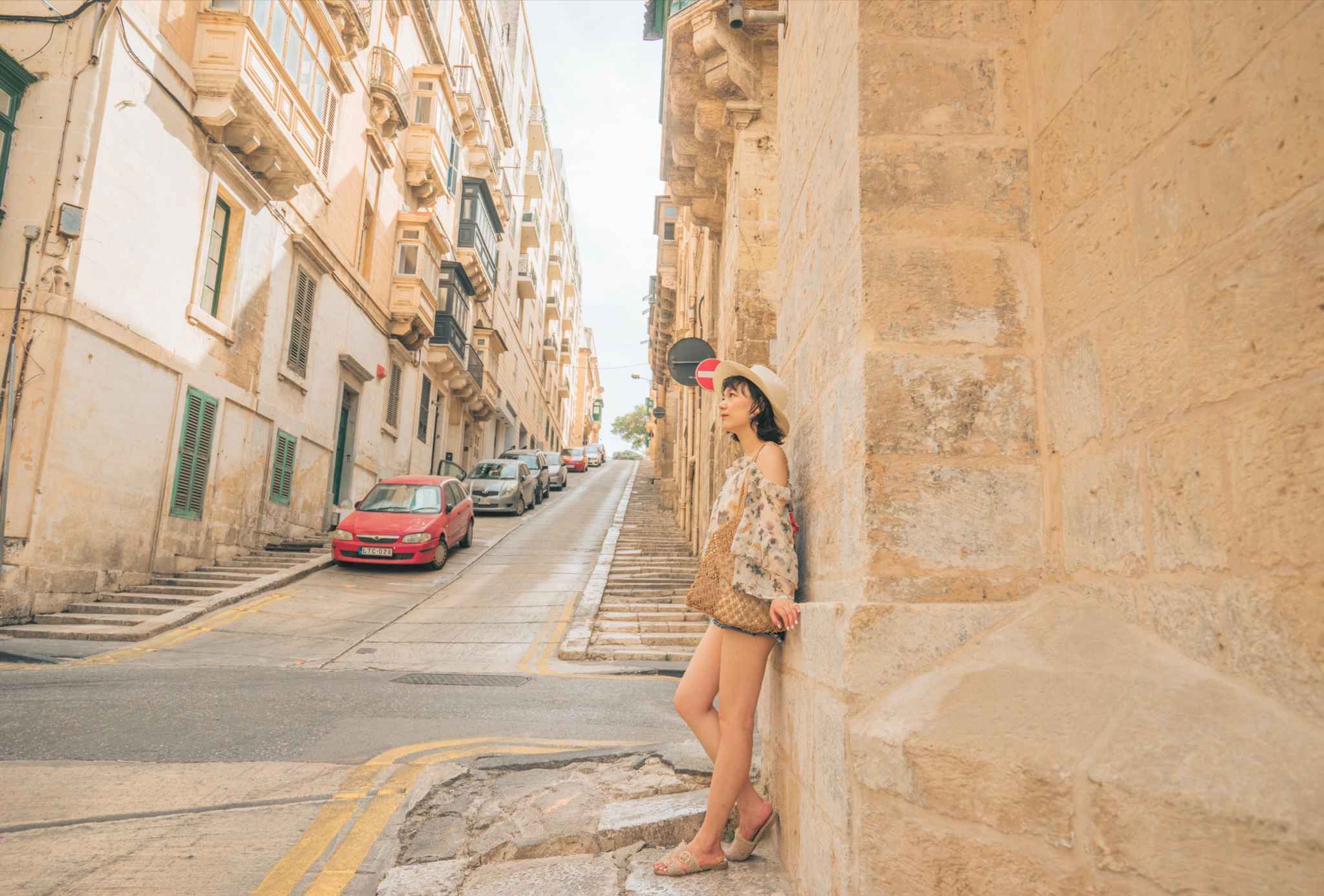 夏天的地中海,阳光明媚,用尽它所有的蓝色与