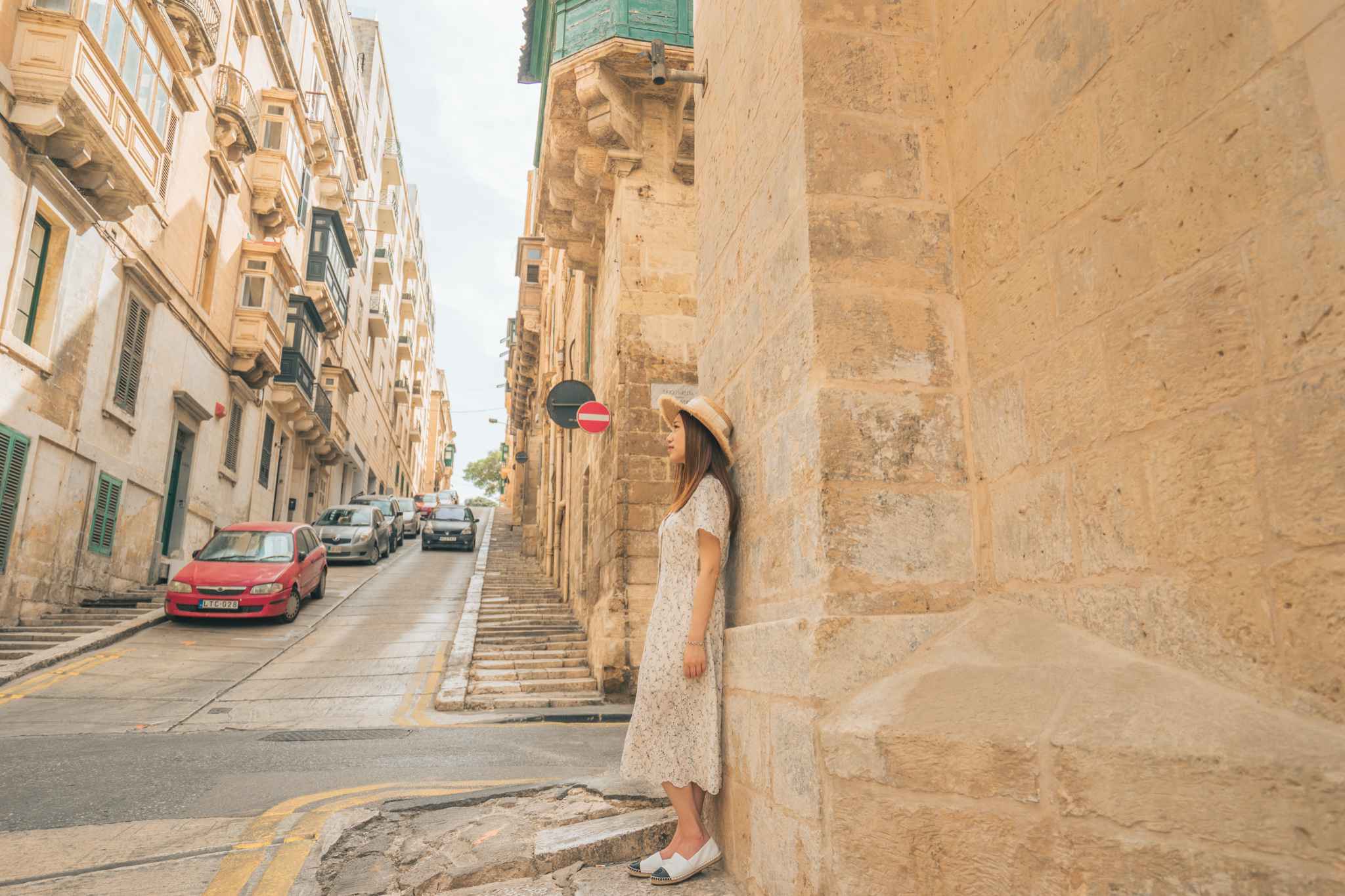 夏天的地中海,阳光明媚,用尽它所有的蓝色与