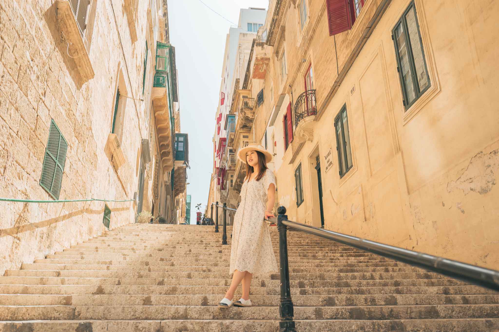 夏天的地中海,阳光明媚,用尽它所有的蓝色与