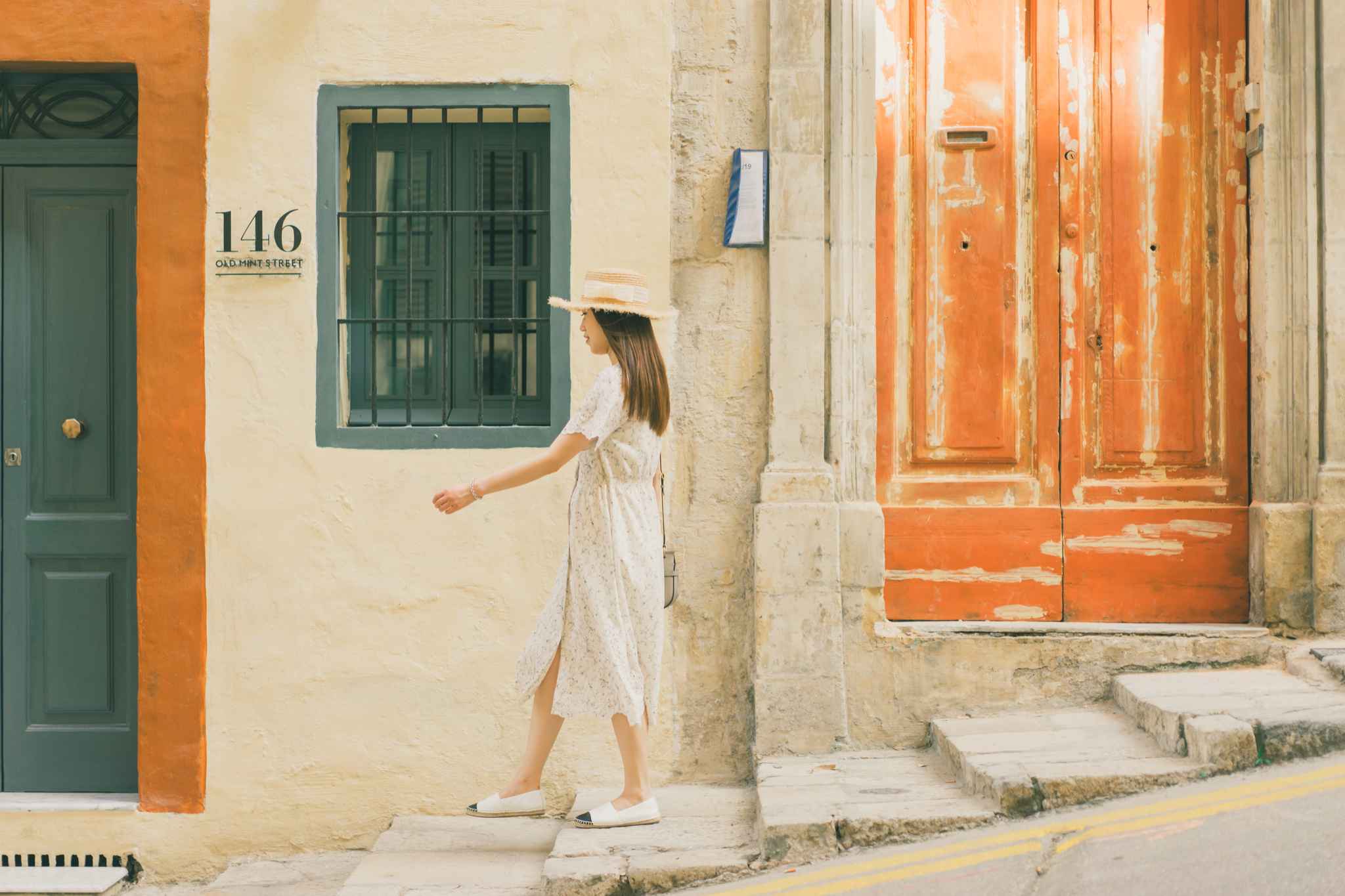 夏天的地中海,阳光明媚,用尽它所有的蓝色与