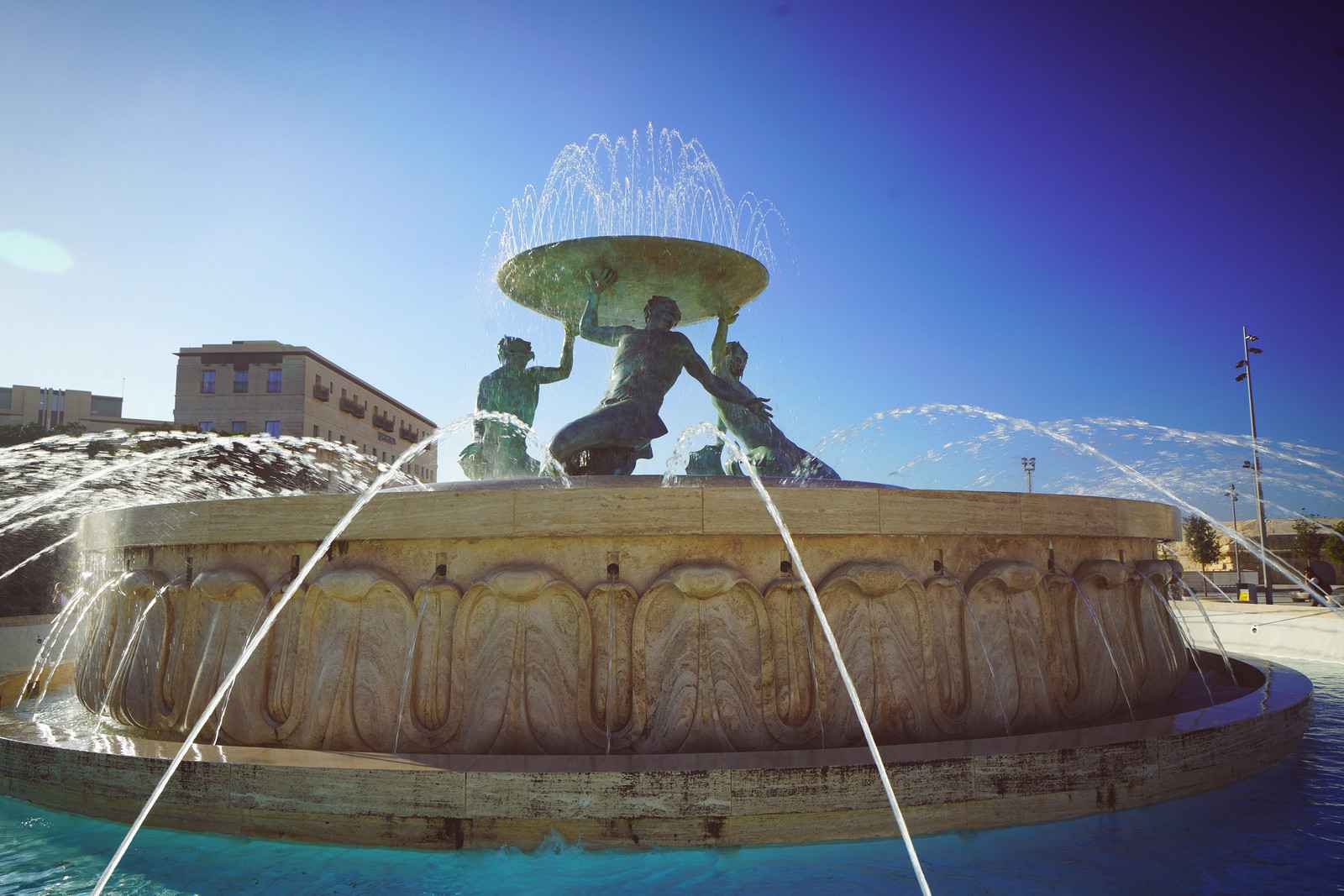 秘境之旅:唯一英联邦、欧元区、申根国、欧盟