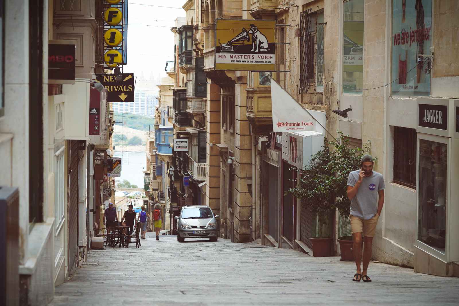 秘境之旅:唯一英联邦、欧元区、申根国、欧盟