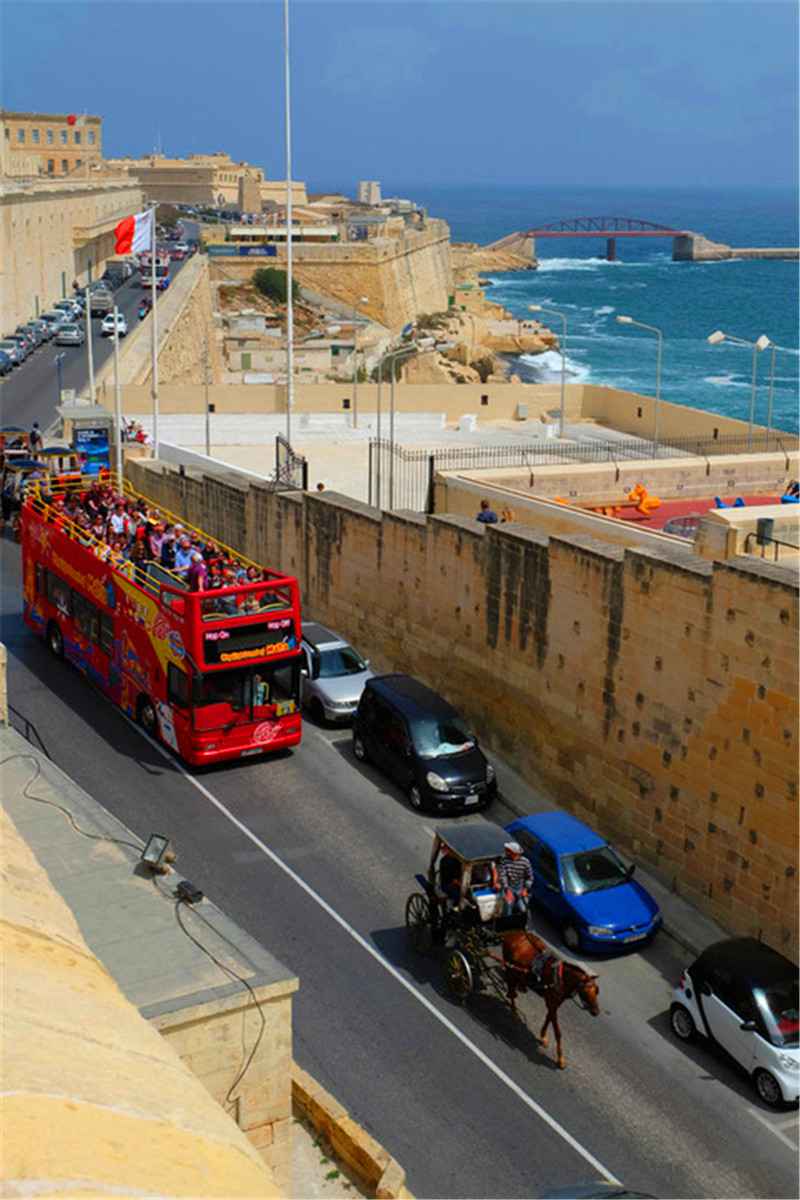 站在瓦莱塔的至高点，观马耳他城市风景,马耳他