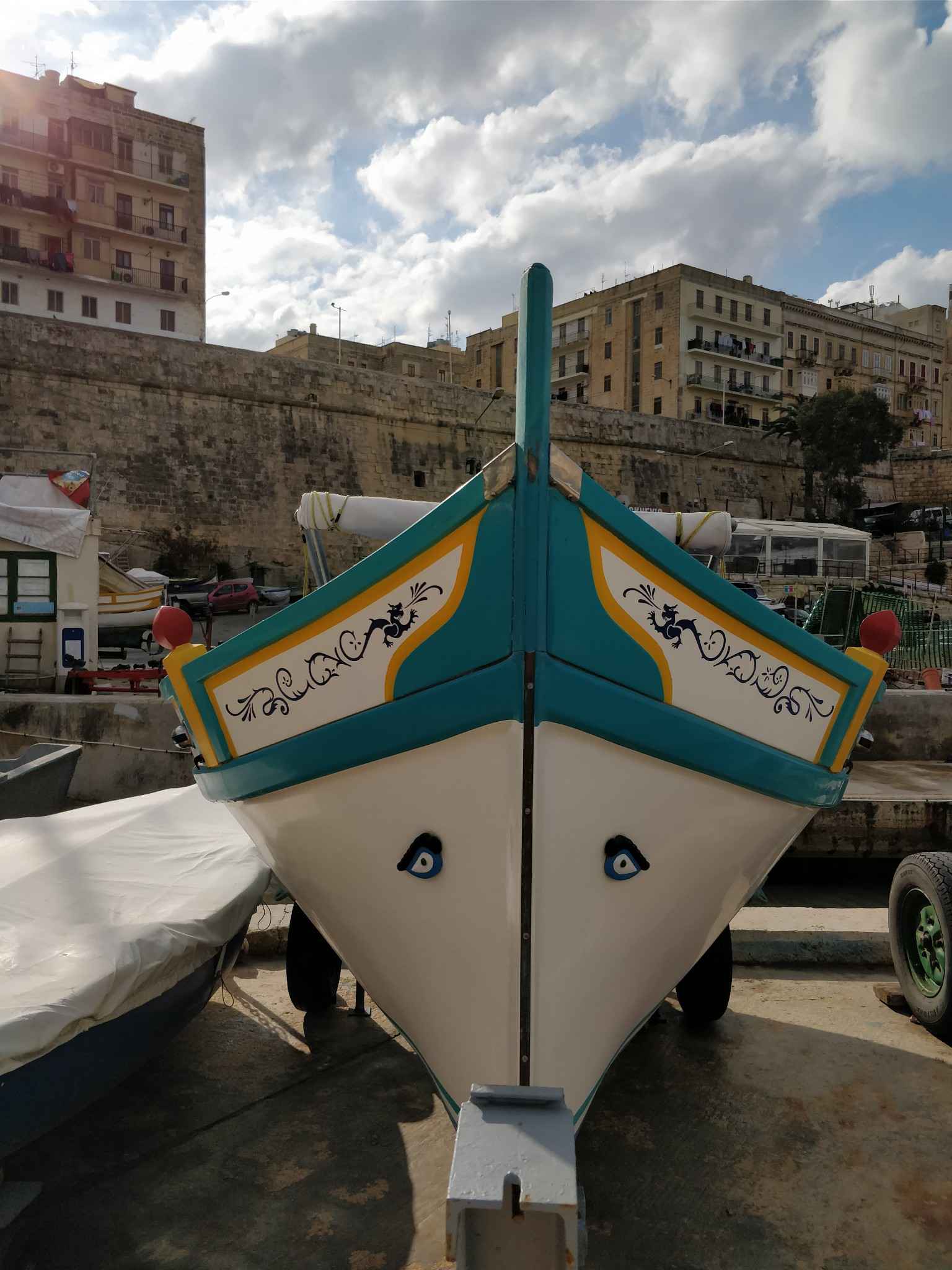 前面是一座岛,灯火通明: 海之角 马耳他 (Malta