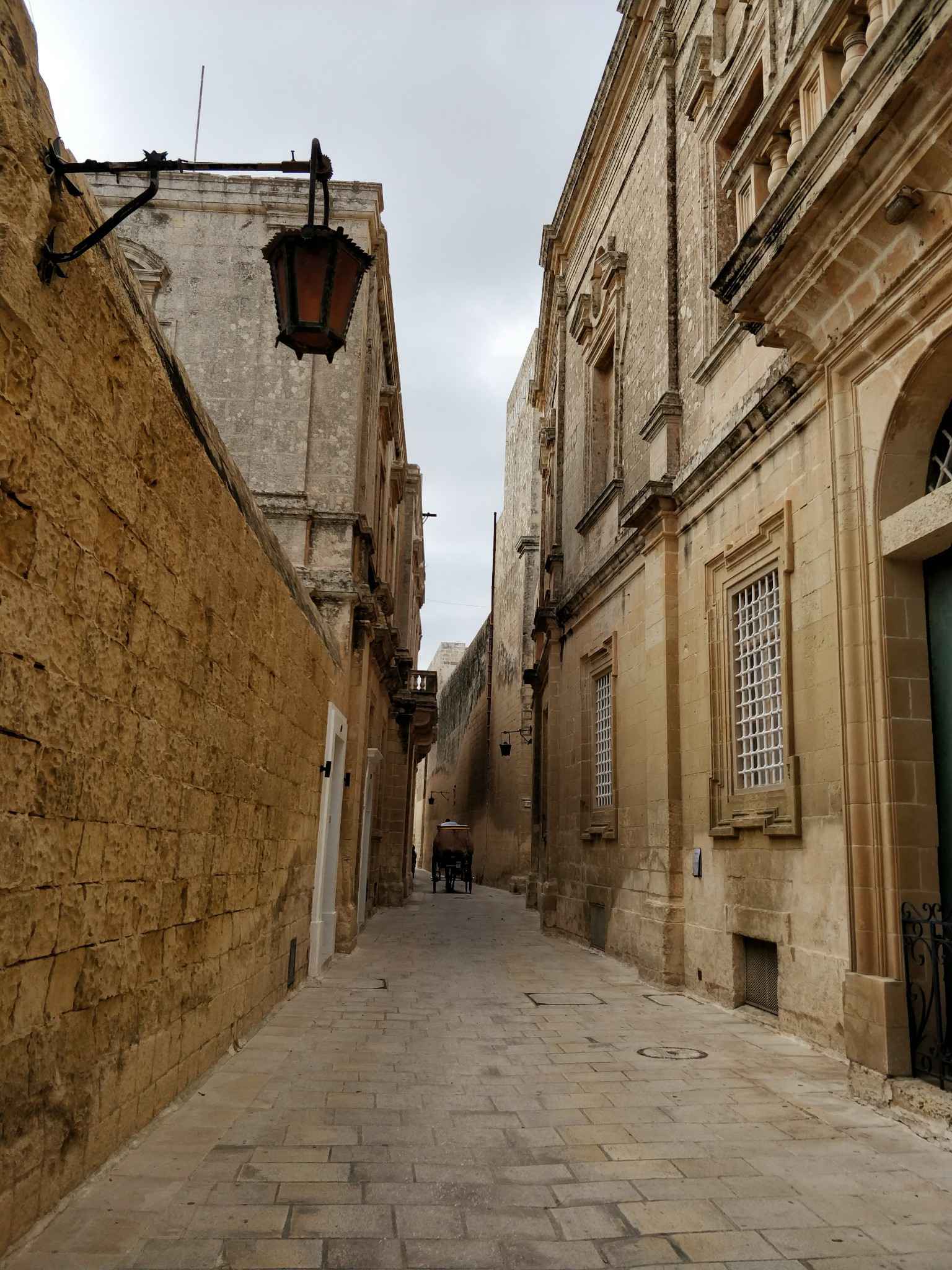 前面是一座岛,灯火通明: 海之角 马耳他 (Malta