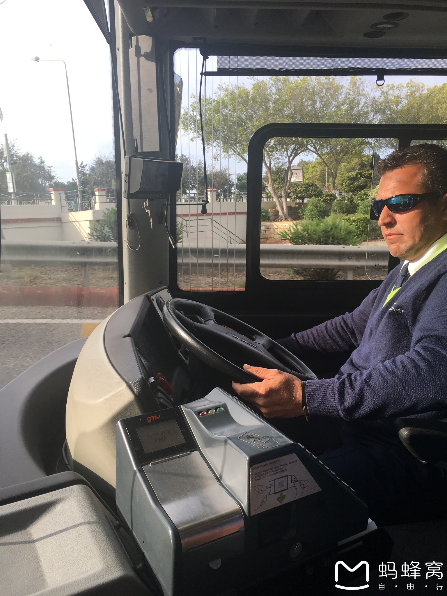 蓝窗上个月塌了囧 马耳他Malta还有别的(土黄+湛