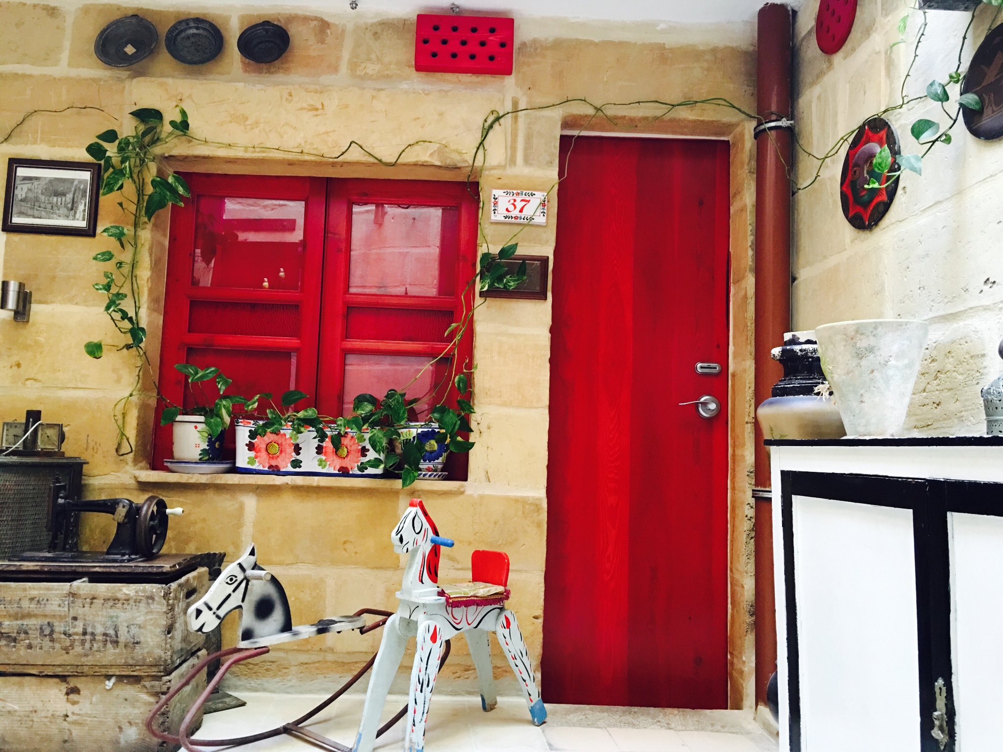 马耳他,骑士团的蓝色游戏;西西里,黑手党的