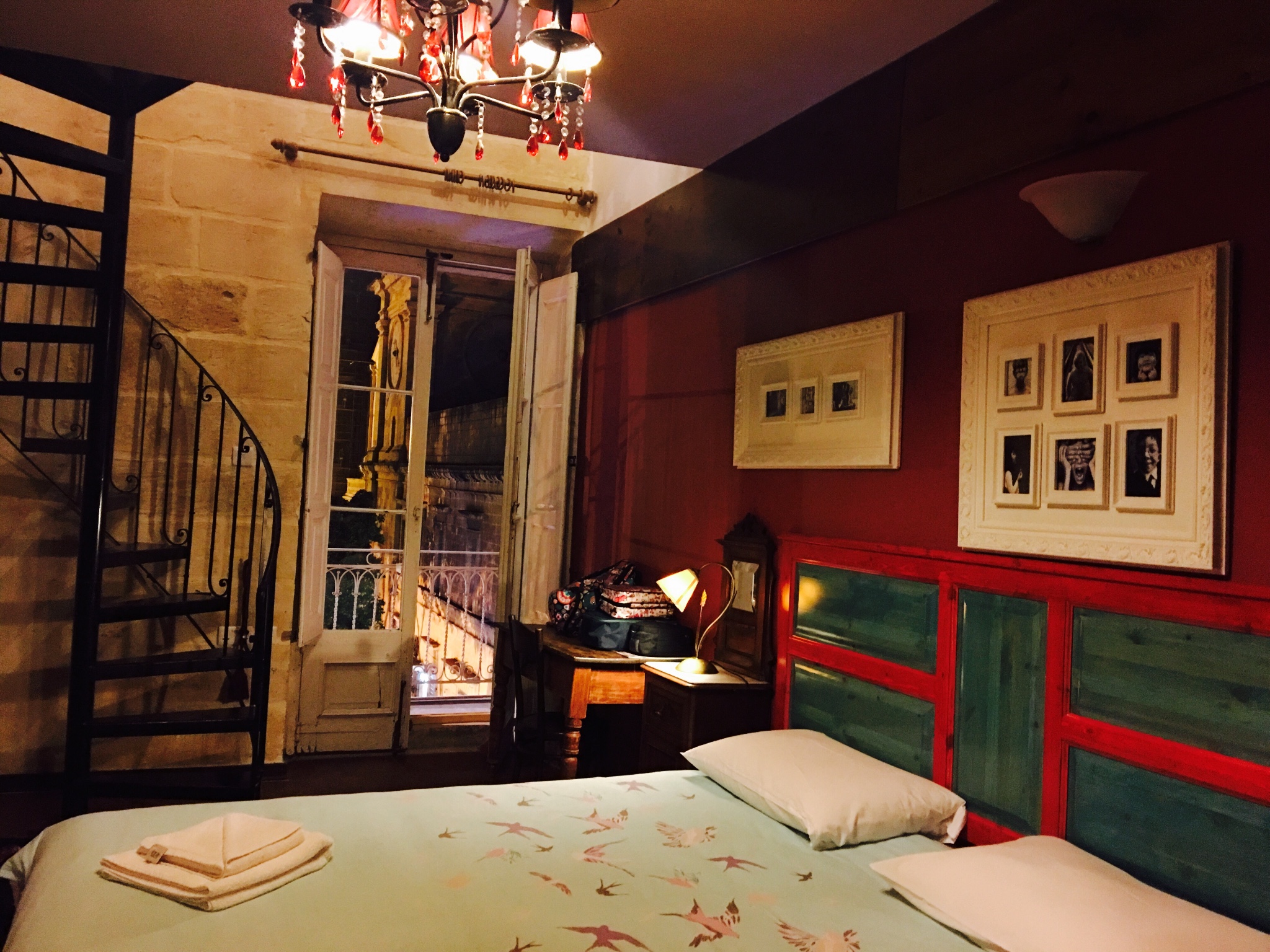 马耳他,骑士团的蓝色游戏;西西里,黑手党的