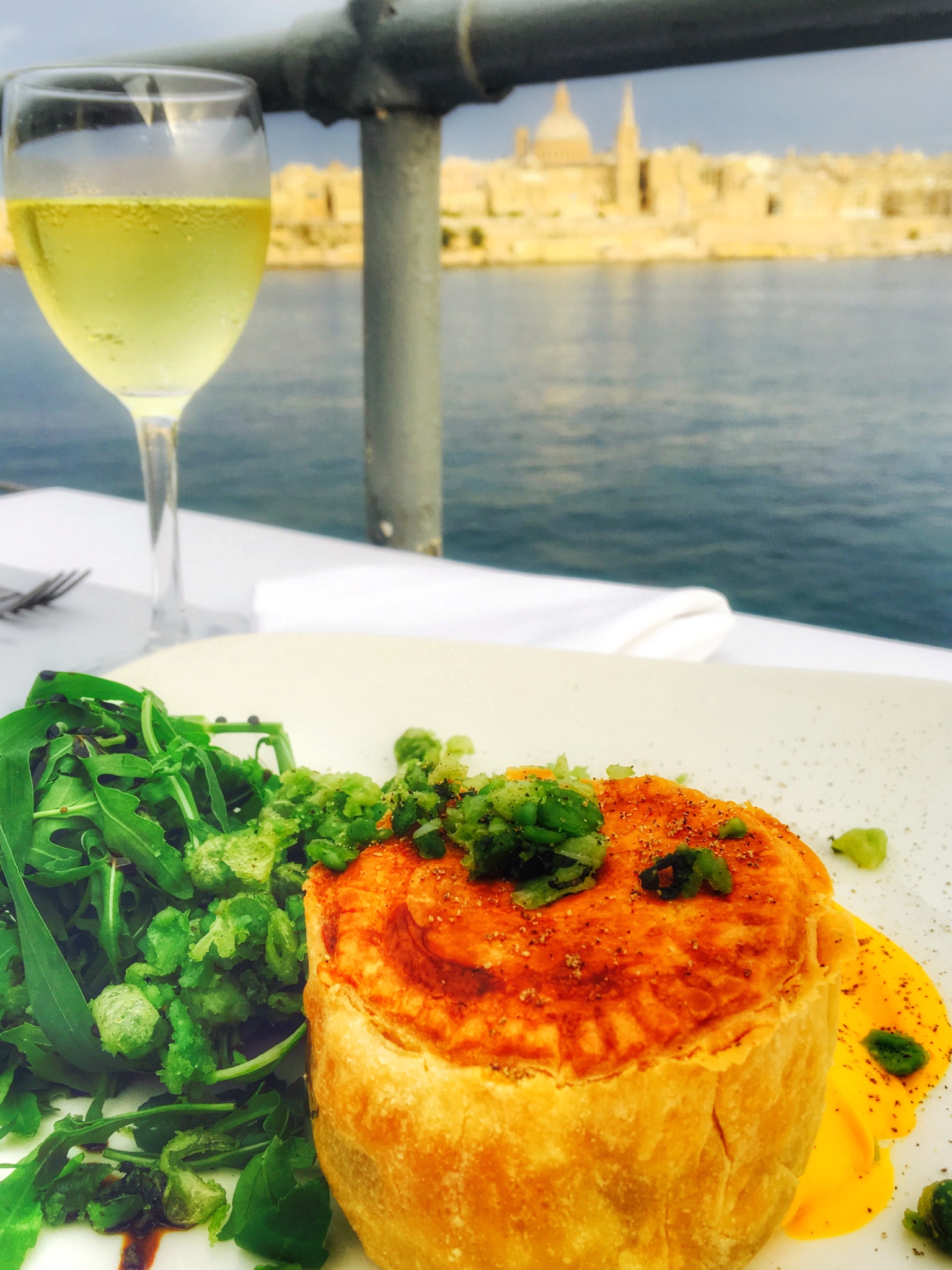 马耳他，骑士团的蓝色游戏；西西里，黑手党的