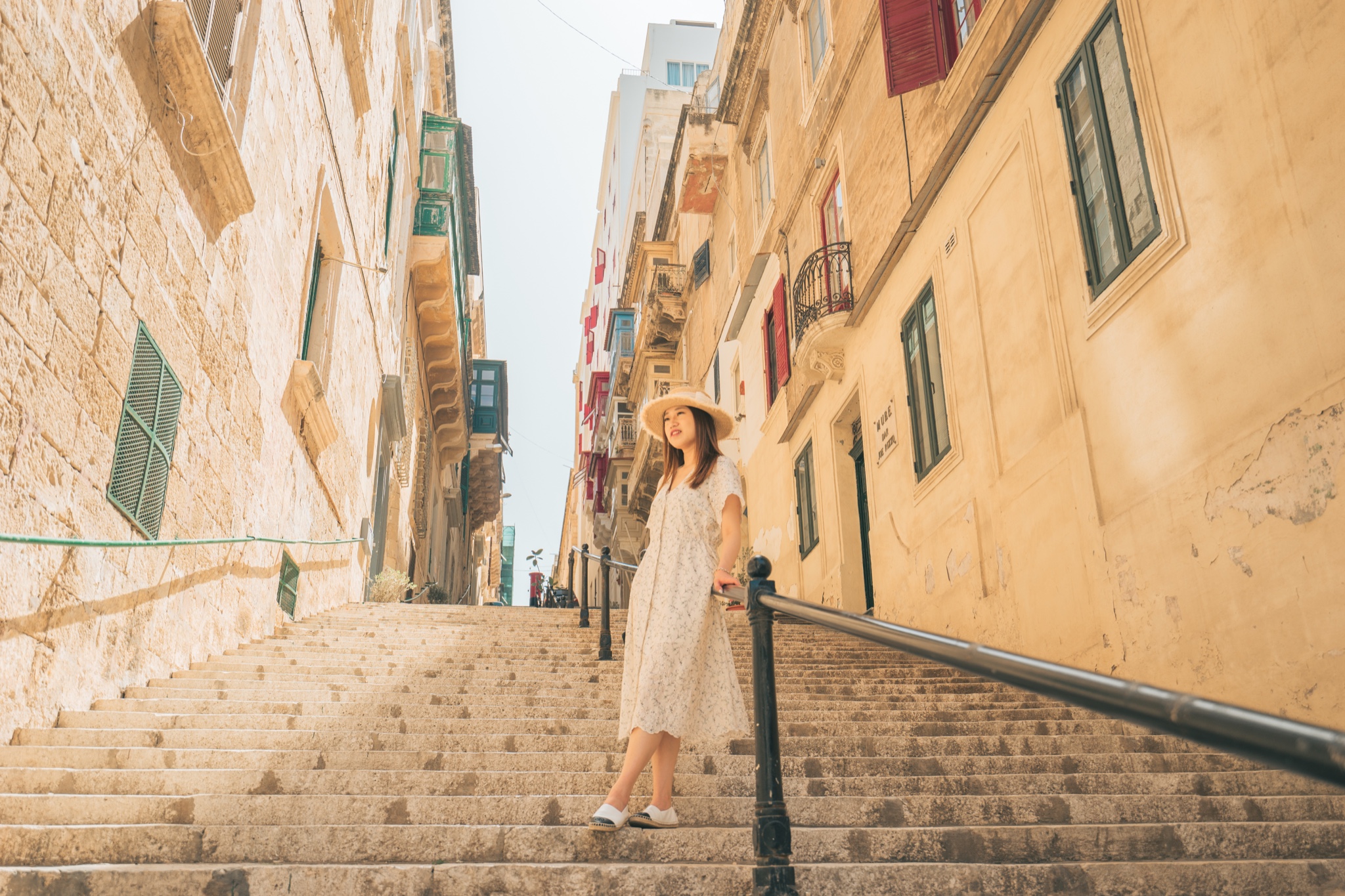 夏日的地中海,阳光灿烂,尽情地享受着蓝色和